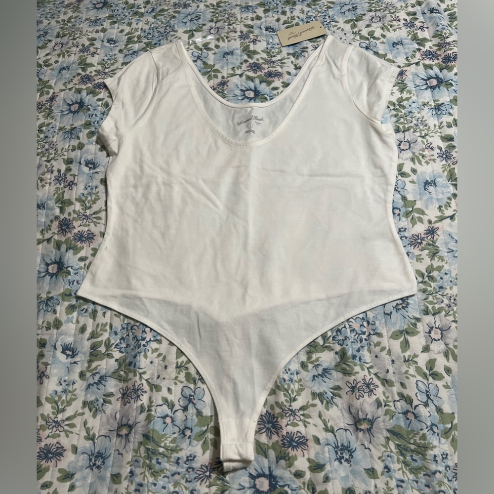 Women Universal Thread Bodysuit Size (L)
